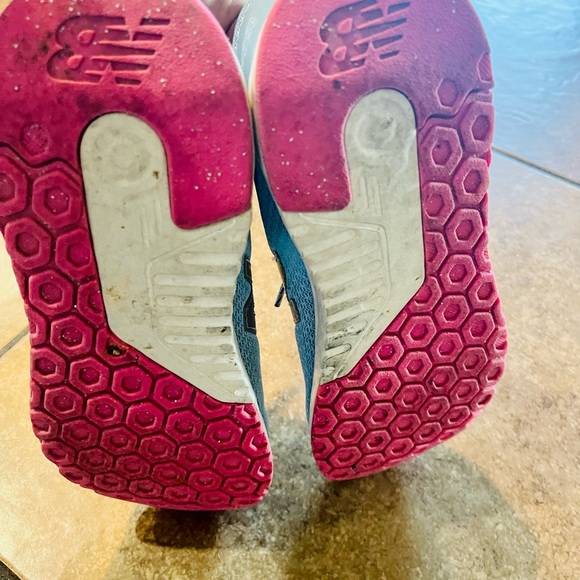 New Balance Sneakers , Sz 8 womens - Picture 6 of 8